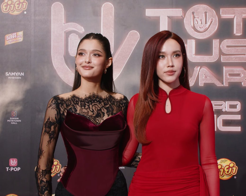 4EVE girl group star เด็กฝึกกลุ่มแรกของxoxo โตกันมาเป็นตัวแม่หมดละ วงนึงสายแดนซ์ วงนึงสายดีว่า ขอให้โดนค้นพบกันอีกเยอะๆ เชื่อว่าพวกชียังไปได้ไกลกว่านี้!

#4EVE
#JMNK
#xoxoentertainment
 #TOTY2025