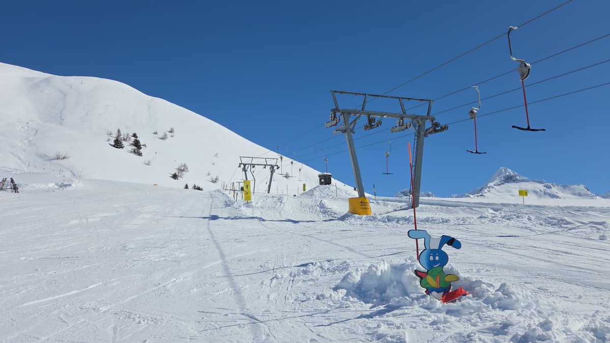 Alpenweerman's tweet photo. Skipiste #Rosswald (1800-2600m) vanmorgen
https://t.co/9hzn5dZWzH https://t.co/U9L0xfctn0