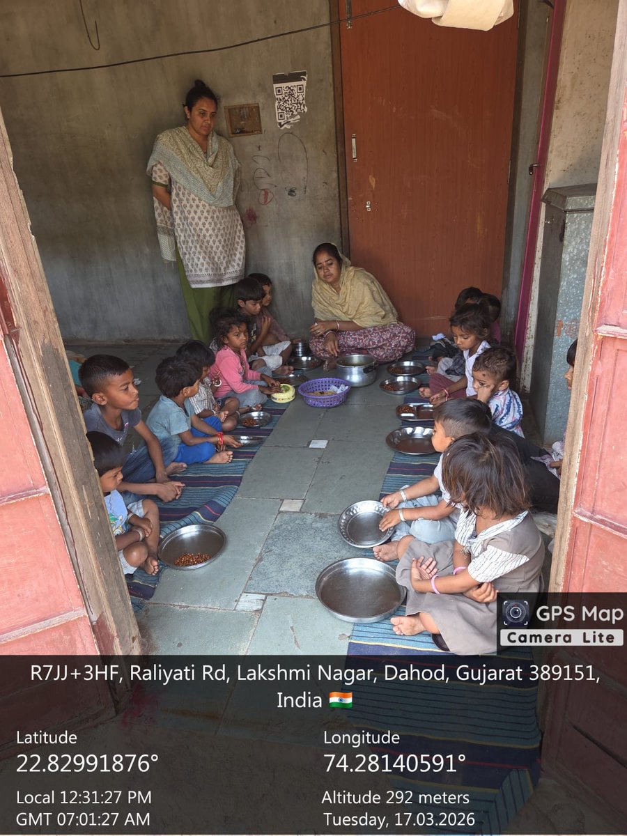 આજ રોજ દાહોદ ઘટક 1 ના મુખ્ય સેવિકા બેન દ્વારા નગરાળા સેજા માં આંગણવાડી કેન્દ્ર ની મુલાકાત લેવામાં આવી.<a href="/CollectorDahod/">Collector Dahod</a> <a href="/DahodPo/">District ICDS,Office Dahod</a> <a href="/WCDGujarat/">Women & Child Development, Govt of Gujarat</a> <a href="/MinistryWCD/">Ministry of WCD</a> <a href="/manisha_vakil/">Dr. Manisha Vakil</a> <a href="/DahodPo/">District ICDS,Office Dahod</a>