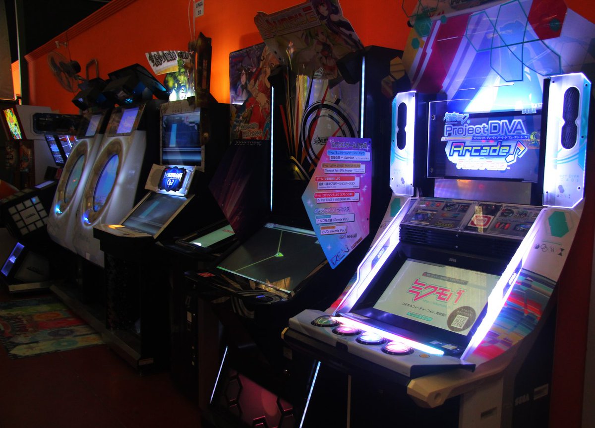 RetroBarcelona tweet media