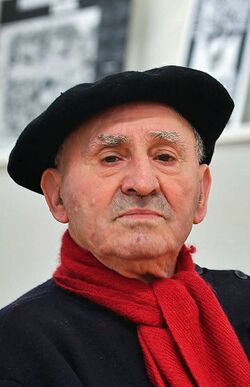 "Mi suerte fue nacer pobre, porque no tuve que hacer ningún esfuerzo para perder el respeto a todo lo establecido: a la iglesia, a la propiedad privada y al Estado".

Lucio Urtubia
Albañil y anarquista 
Uno de los nuestros

#GrebaOrokorra #17M #Greba #M17