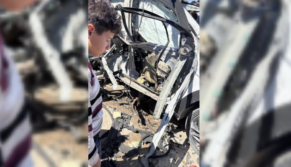 swilkinsonbc's tweet photo. One person has been killed by the israelis &amp; 14 others injured in an air strike targeting a car on Street 5 in Mawasi, Khan Younis in south Gaza https://t.co/ATk3BfPYPr