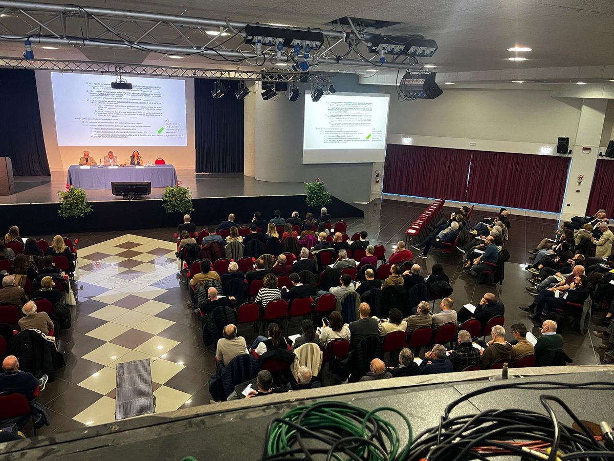 cuper_ER's tweet photo. 🔴In corso a Bellaria Igea Marina l'ultimo appuntamento del ciclo di incontri itineranti, promossi dal CUP ER, per spiegare le novità della Legge "Salva Casa" della Regione Emilia-Romagna. 

A presiedere l'incontro il nostro presidente @AlbertoTalamo 

#cuper https://t.co/2jW3lfILKJ