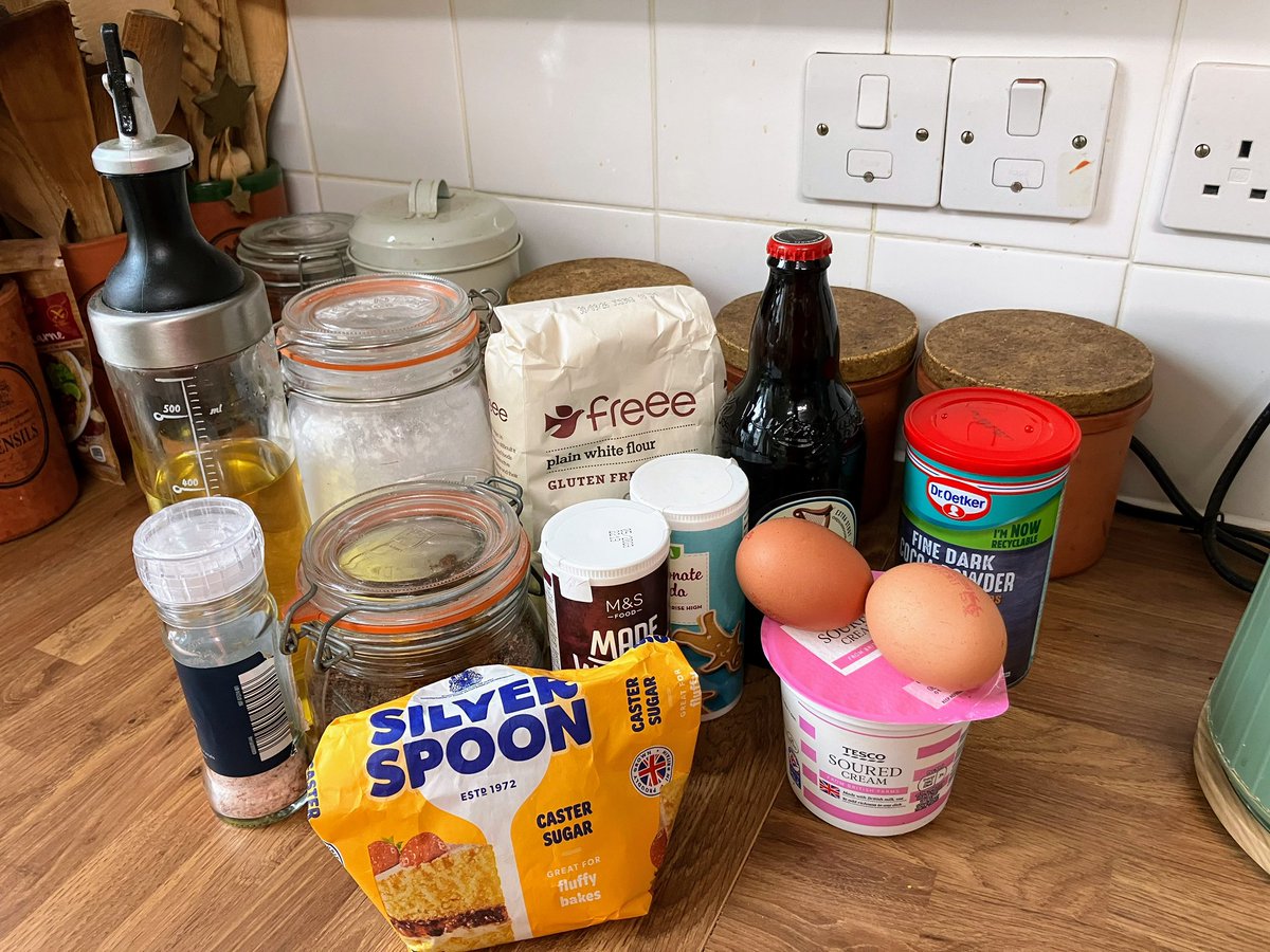 karen thompson tweet media