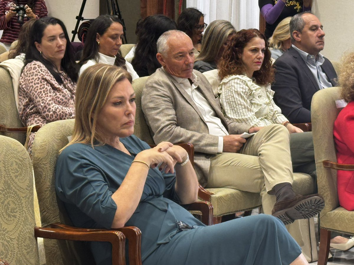 Parlamento Canarias tweet media