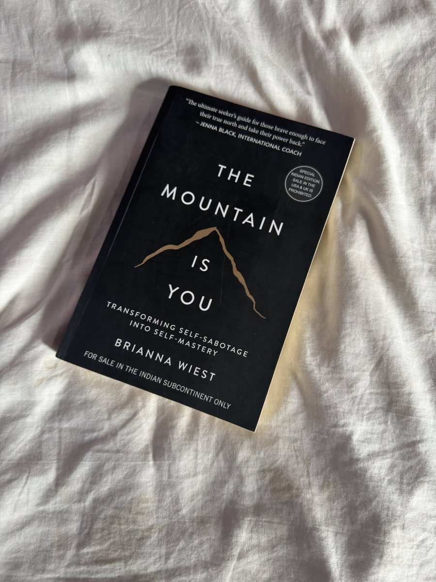 Powerofbooks3's tweet photo. 4 Awesome Books Worth Reading Multiple Times 📖📚

1. The Mountain is You https://t.co/BZfH6qKK6u