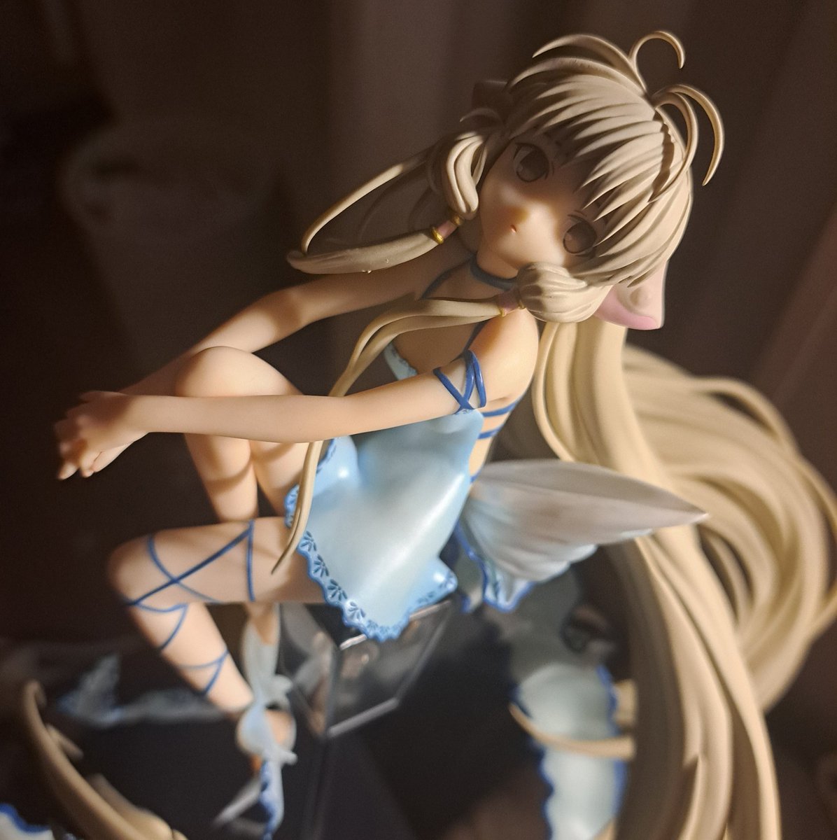 드디어...
미개봉 새제품이라서 지각비 왕창냈다...