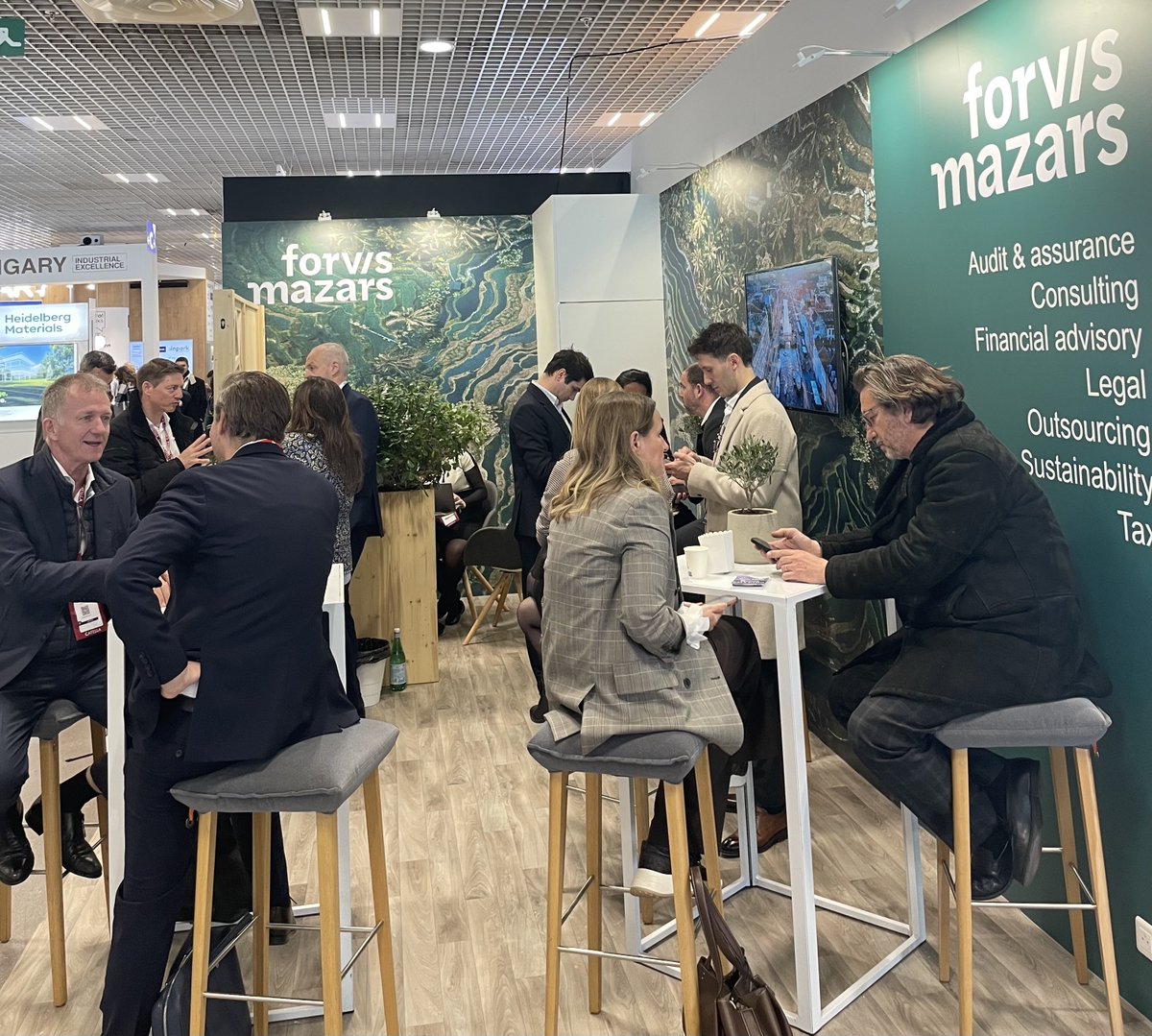 ForvisMazarsFR's tweet photo. [#MIPIM2026] Retour sur une nouvelle édition riche en rencontres et en perspectives pour le secteur immobilier ➡️ https://t.co/edZjQHCE3m
#MIPIM #immobilier #investissement #innovation @MIPIMWorld https://t.co/ZmtbVJxLhu