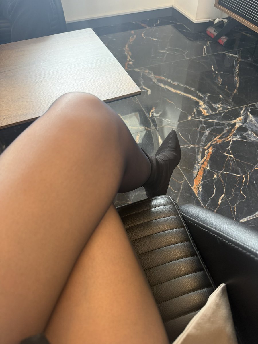 Esmerrbombaaa tweet media