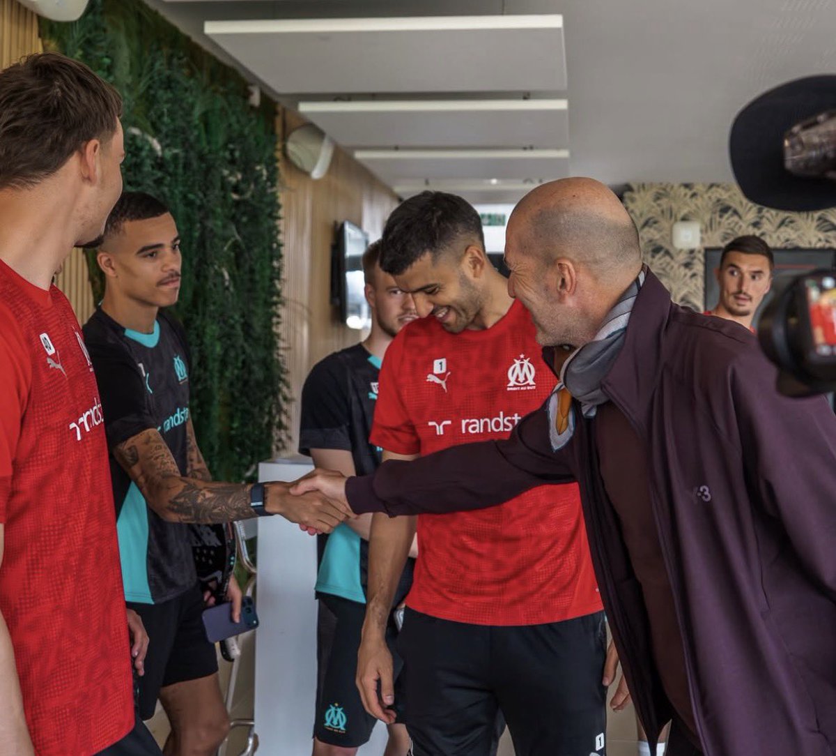 Champ1OM tweet media