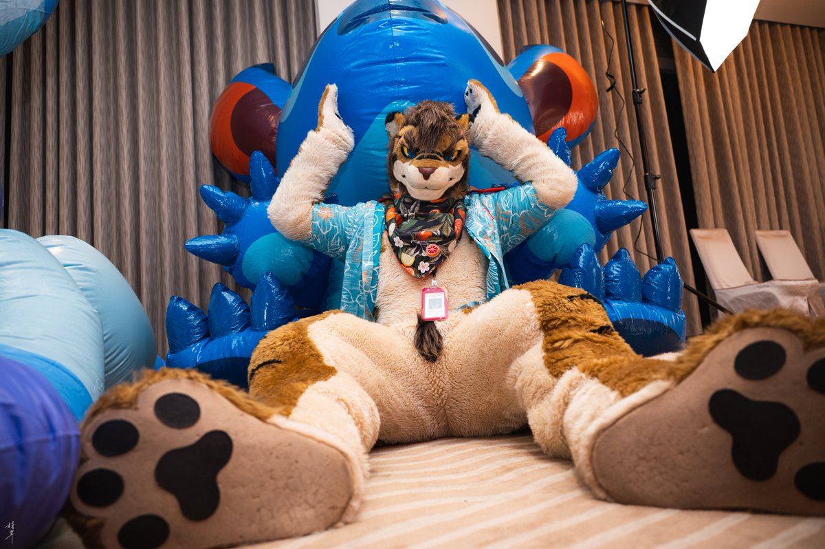 貼貼 🤲

📸 <a href="/loniceradc66/">獸迷二兵🔜UTFG 2026</a> 

#FursuitEveryday 
#犬工房