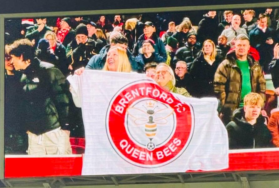 HGTBees's tweet image. 👏Congratulations to the Queen Bees on their launch last night!

🔗If you want to join them scan the QR code below or go to forms.gle/VDDSHAU4NjfEXj…

#SheBeelieves #Brentfordfc #hergametoo