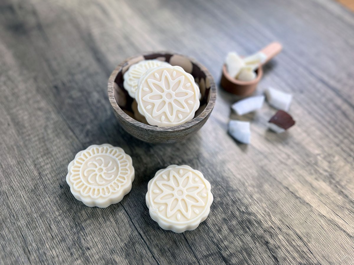 SavvyHomemade's tweet photo. 🌟 Discover easy DIY lotion bar recipes to nourish and hydrate your skin! ✨ Customize to your liking and dive into homemade skincare! https://t.co/NCFDum62nq  #Savvyhomemade #DIYBeauty #NaturalBeauty #skincare #naturalskincareproducts  #CleanBeauty #GlowingSkin https://t.co/8BgTJ4abDD