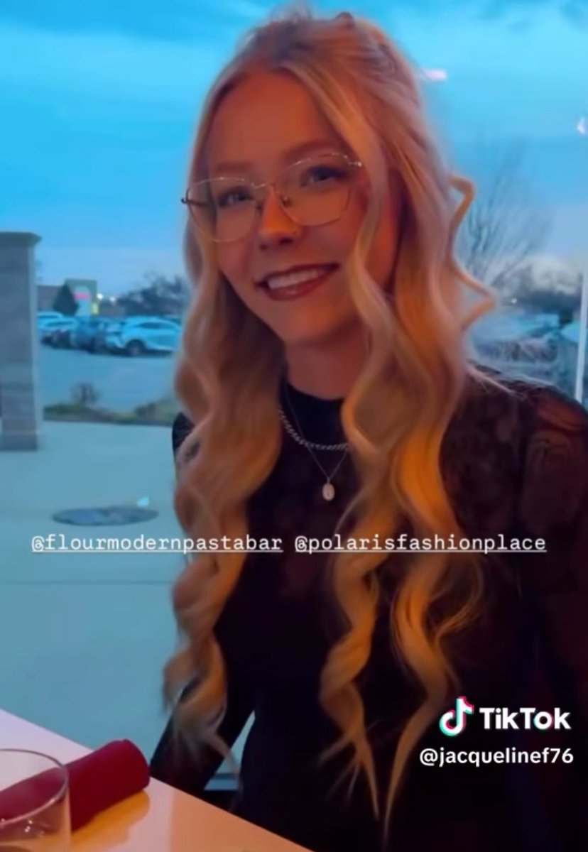 TheBigBroTea's tweet image. It’s frying me that Devonta saw that AI pic circulating and immediately decided it was time to hard launch his baby mama #loveisblind