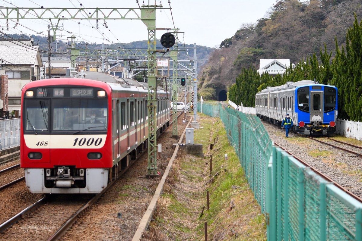 sneerfox's tweet photo. 2026/03/16
AB900系AB-8+AB-9編成甲種輸送
9596レ
DD200形10号機+ AB900系AB-8+AB-9編成
時間が余ったので神武寺留置中に京急を絡めて撮りました。 https://t.co/HWQphIQkr7