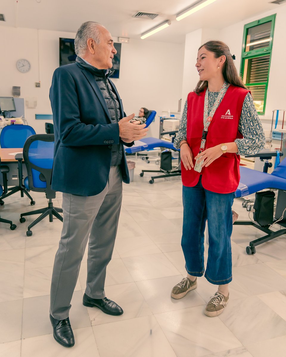 ¡La primera jornada de la campaña Dona en verde ha sido todo un éxito! 👌

¡Récord de donaciones! 🔝 250 en 12 horas 🙌 ¡Hoy visitamos a los donantes del segundo día de esta iniciativa 😊

Recuerda que puedes donar sangre en <a href="/donantessevilla/">CTS Sevilla</a> hasta mañana a las 20:00 horas y