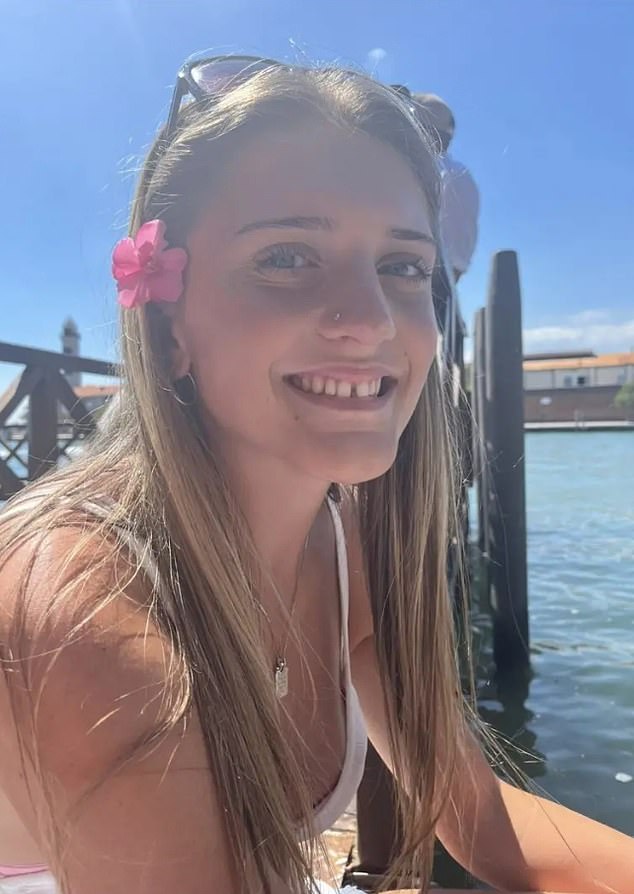 vale50plus's tweet photo. The vital facts that parents of teenagers or students need to know about deadly meningitis - https://t.co/wPWVrS5fmP https://t.co/hjd1LWuVZq