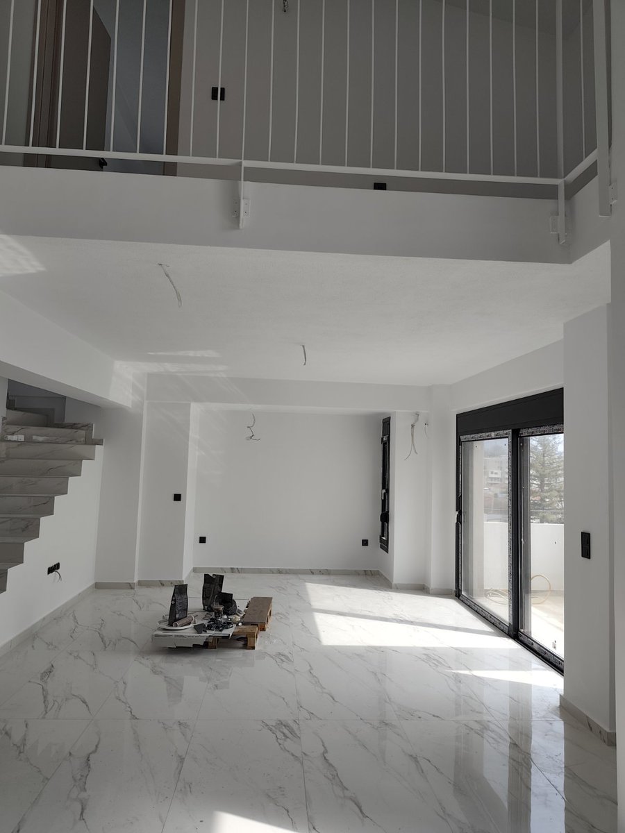 GrMultis's tweet photo. Ετοιμοπαράδοτη εξαιρετική μεζονέτα - Loft κοντά στο Κέντρο των Τρικάλων.
Διαθέτει 3 Υ/Δ, 2 μπάνια και ένα WC, δύο εισόδους (1 ανά όροφο).
Είναι ενεργειακής κλάσης Α+ και διαθέτει αποθήκη υπογείου καθώς και θέση στάθμευσης.

https://t.co/ex9ua1GBkM https://t.co/yT0kOnYcNA