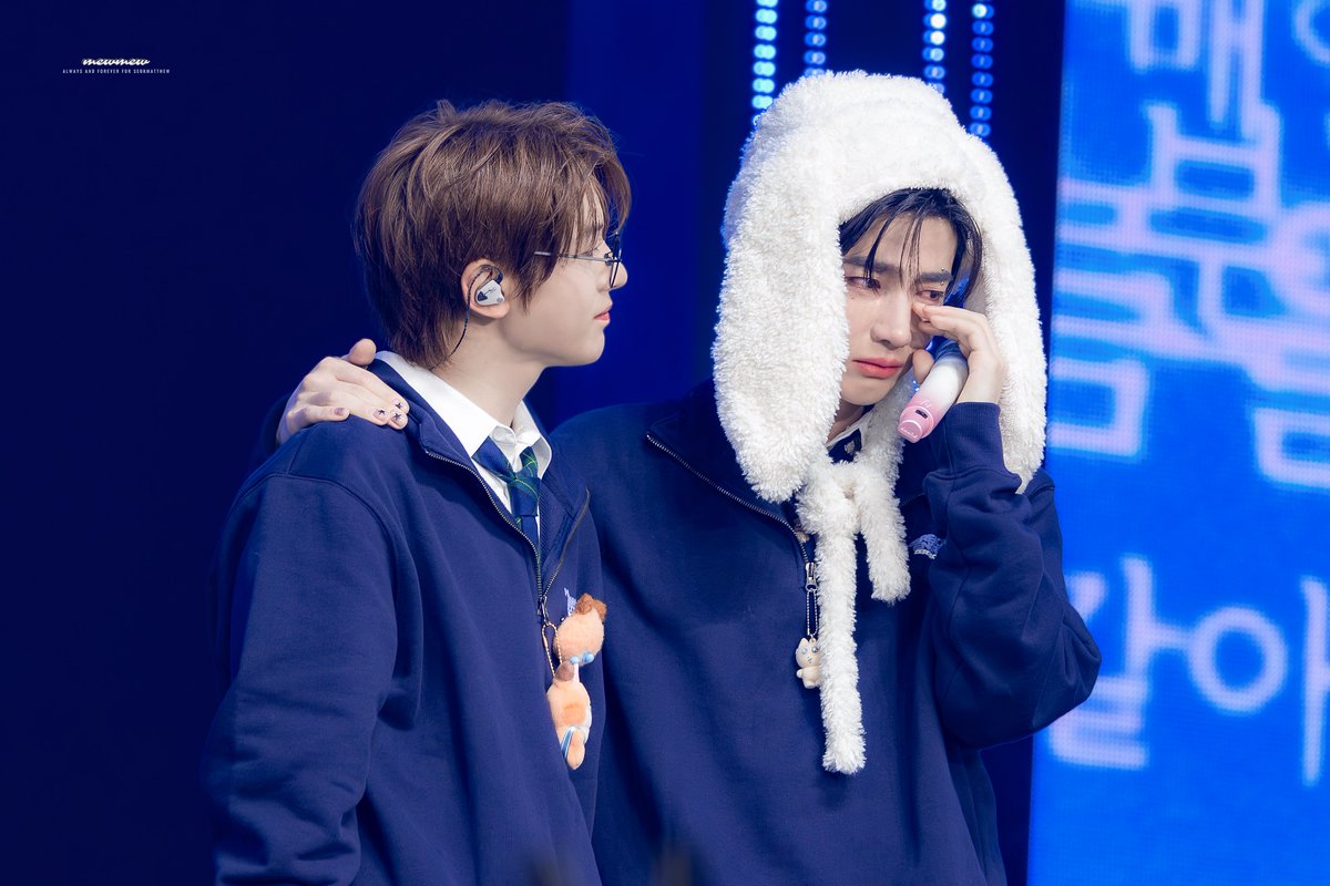 𝐦𝐞𝐰𝐦𝐞𝐰 tweet media