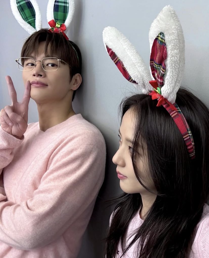 jisoo pics tweet media