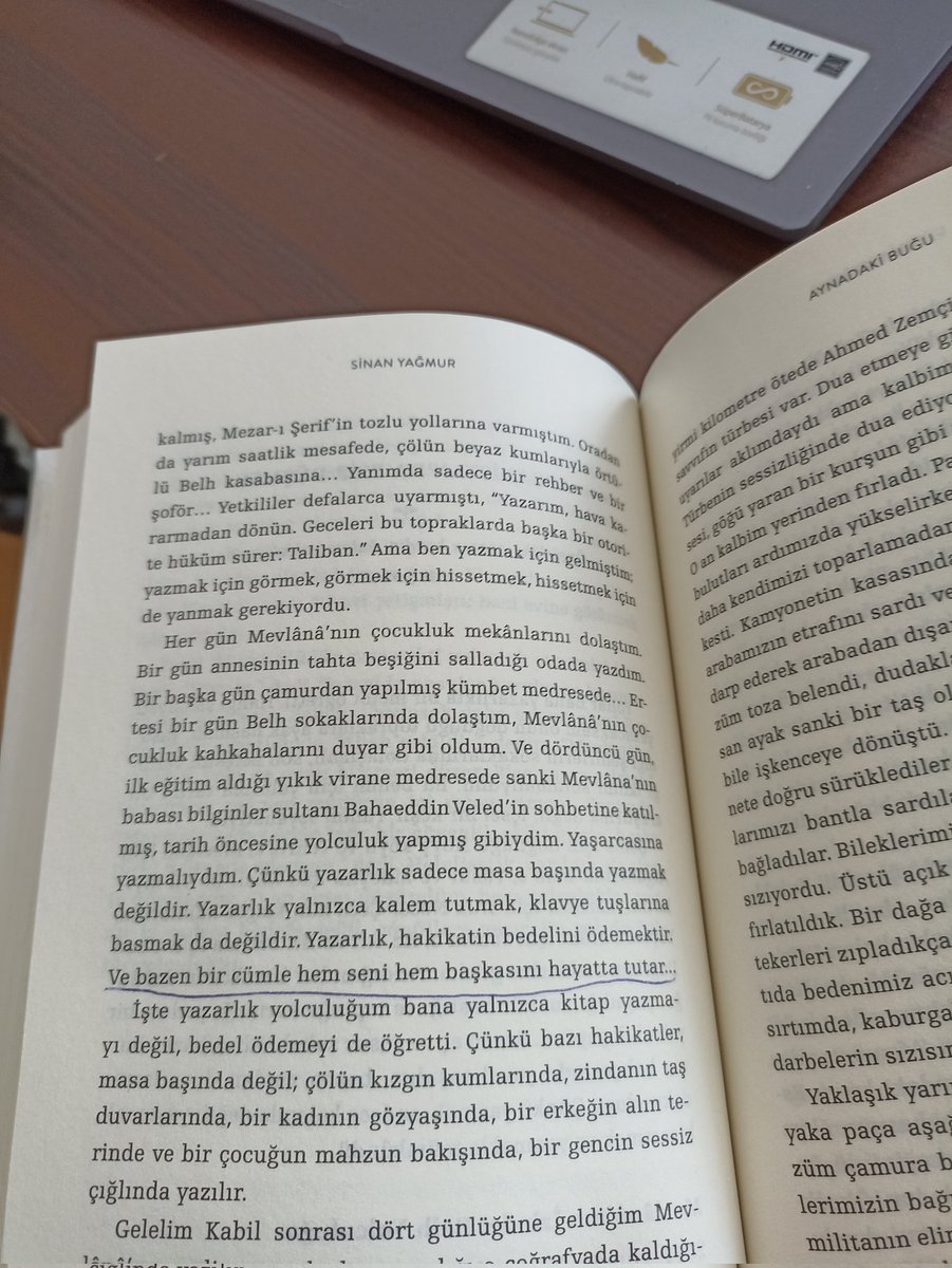 SevgiErgan's tweet photo. Aynadaki Buğu, bir yazarın kaleminden kendi kalbine yaptığı en samimi yolculuk…
Sinan Yağmur bu kez hikâye değil, kendini anlatıyor.
#AynadakiBuğu 
#Sinanyağmur https://t.co/OWz3zQuNLj