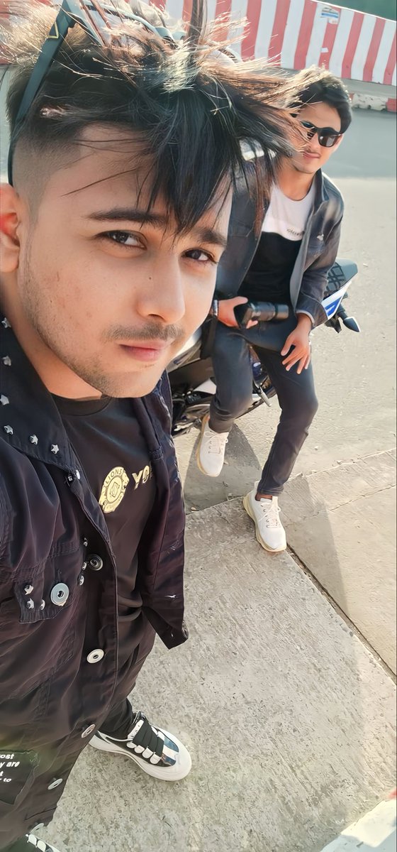 sakibxplorex's tweet image. Good food, good vibes, and a little ride with friends. ✨
Simple moments make the best memories.
— Sakib XploreX #GoodVibes #FriendsTime #FoodTime #BikeLife #SakibXploreX #Bangladesh