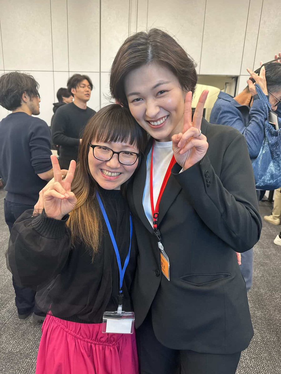mitsu_mind's tweet photo. オフラインでお会いできた方から、
こんな言葉をいただいた。
「西田さんに会えて良かった」
「あの時、売ってくれて本当に感謝してる」

売ってくれて、ありがとう。
その言葉が、自分のやってきたことが間違いじゃなかったと、改めて確信させてくれた。
結果を出している人、今も楽しんでいる人には共通点がある。
それぞれリスクも問題もある中で、それでも楽しみながら挑んでいること。
知らないこと・できないことと向き合って、できるに変えていること。
そういう人生の方が絶対に楽しい。
私もその一員として、より多くの人の人生が変わるきっかけになりたいと強く思った。
会社も生徒さんも、多くの方の繋がりや、誰かの信頼の上に、今の自分が成り立っている。
その感謝を忘れず、もっと挑戦する。
もっと進化する。もっと成長する。
また次のオフラインでも最高の時間をつくれるように、
やるぞ。いくぞ。