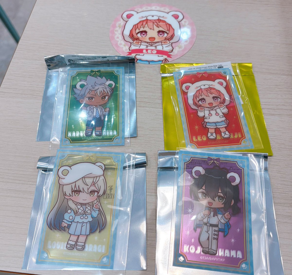 k_tick2's tweet photo. 【交換・譲渡】アモカフェ　キンプリ

譲：レオ、コウジ、ヒロ、カヅキ、冷、リョウ、ルヰ

求：アクキー→仁、聖＞定価＋送料
クリアカード→聖＞カケル、シン＞定価＋送料
ハートカード→仁、聖
コースター→聖

郵送にて。交換優先。譲渡の場合はまとめての方優先。必ず固定確認下さい。 https://t.co/myQT7vlxVM