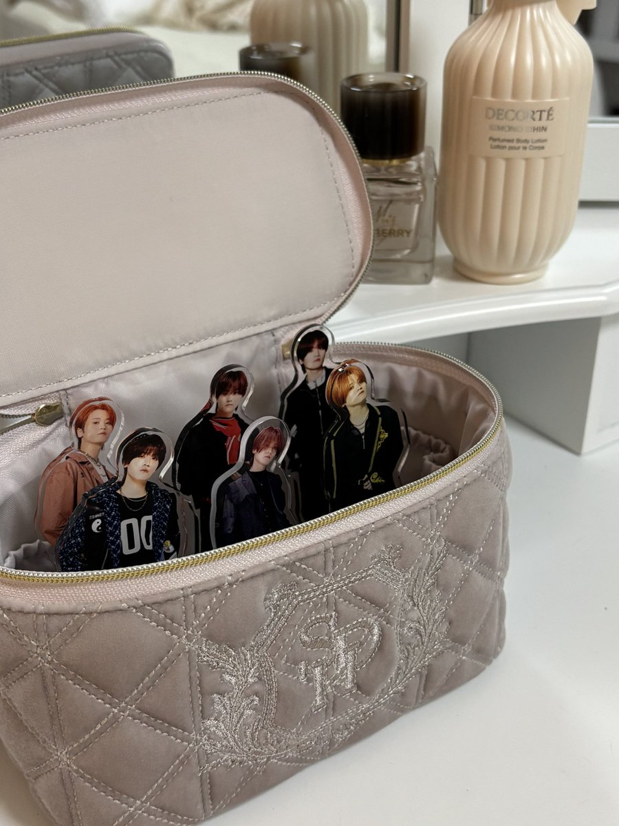 fuka 🐱💭🕯️˖ ࣪ 🐉🐖𓈒 𓂂𓏸🫧 tweet media