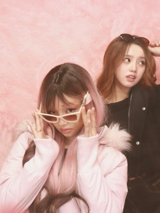 kotorukaaa's tweet photo. hello their visuals are no joke????? they both look soooo good here 🤯 https://t.co/S08z8N3Y3B