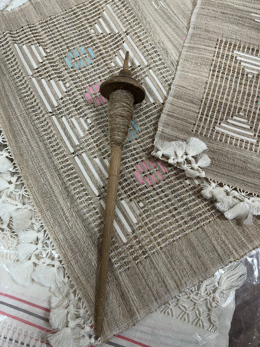 CayeliSML's tweet photo. Rize’nin önemli kültürel miraslarından olan kenevir dokumacılığının tanıtılması ve gelecek nesillere aktarılması amacıyla Tarih Öğretmenimiz Elif Öztürk rehberliğinde önemli bir kültürel farkındalık projesi gerçekleştirilmiştir. https://t.co/yc89r8Wku6