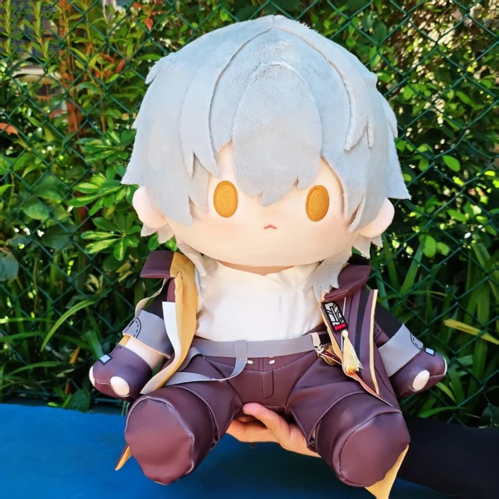 MonenjoyJP's tweet photo. 【#崩スタ 神ぬい】 主人公 着せ替えぬいぐるみ40cm登場！
お座りポーズで超可愛い…超ふわふわ綿人形♪服着せ替え自由で毎日違う記憶開拓者と過ごせる萌えドール！
フク郎も一緒にいる感じで癒しMAX
https://t.co/Sofbm90azF
「記憶の精霊と一緒に…可愛いよね？」ってポーズw
  #開拓者 #ぬいぐるみ https://t.co/s5yaHFrWFS