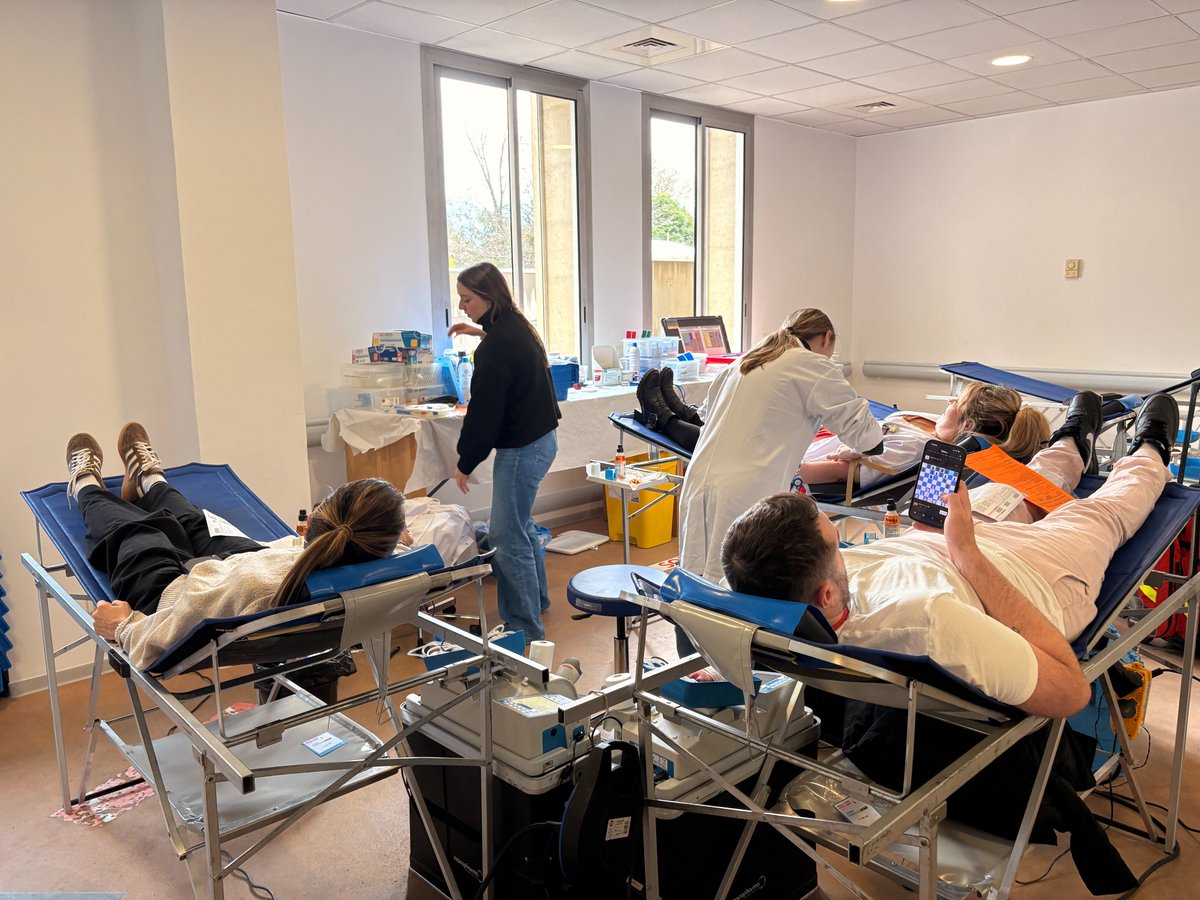 AesioSante's tweet photo. Une belle mobilisation solidaire ! 🩸

Le 10 mars 2026, les équipes d’AÉSIO Santé se sont mobilisées lors de la collecte de sang à la Clinique Beau Soleil. Un geste simple mais crucial, qui illustre parfaitement l’engagement et la solidarité de chacun.

Merci à toutes les équipes et à tous les participants pour leur implication. Ensemble, nous contribuons à soutenir celles et ceux qui en ont besoin. ❤️

#Solidarité #Santé #DonDuSang #AESIOSanté