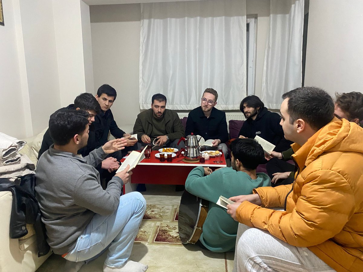 AGD Bursa Şube Üniversite Komisyonu tweet media