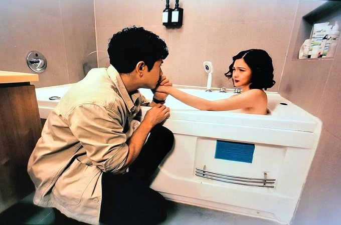 Luluhuran hahaha

THE ALIBI ANUNSYO

#TheAlibiAnnouncement
#KimPau | Kim Chiu | Paulo Avelino