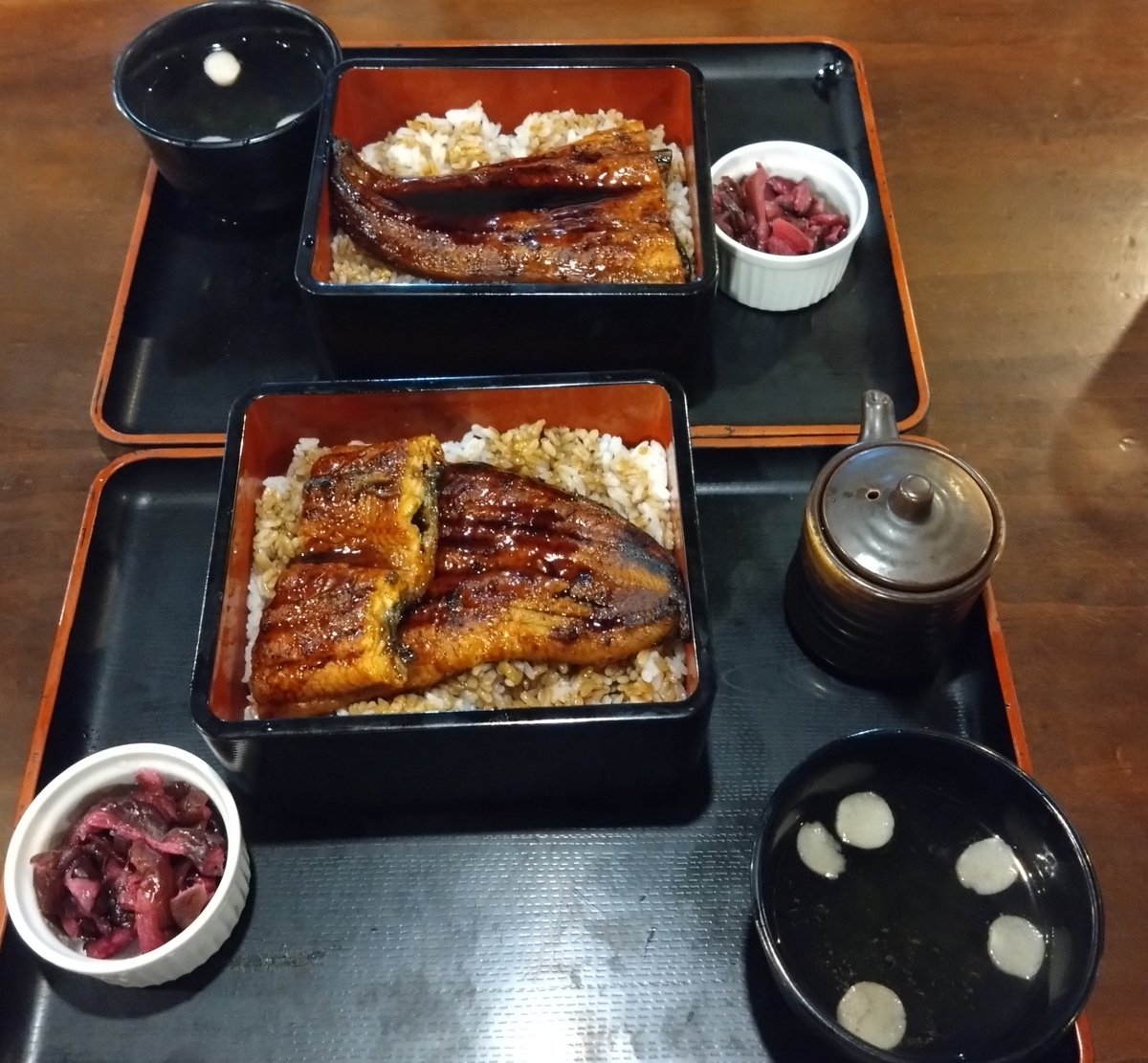 ponpontyler's tweet photo. 今月末期限の優待を使いに #宇奈とと(やきとりの扇屋)へー🍚
✅うな重(上)
✅うな重(並)
優待ポイント利用で手出し 260円💰
ご馳走様でした🙇
#株主優待
#GFACTORY https://t.co/a6G0px9liS