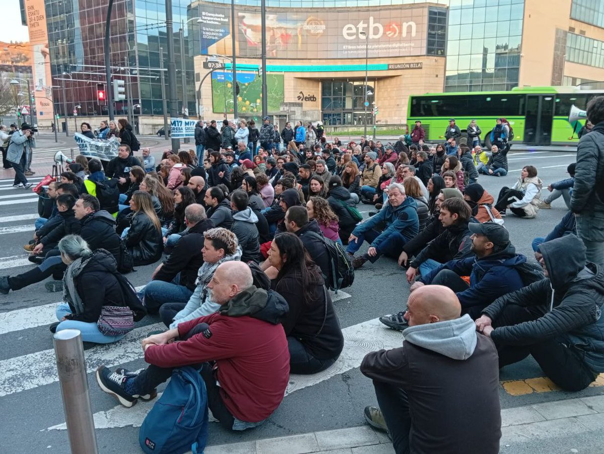 Antikapitalistak tweet media