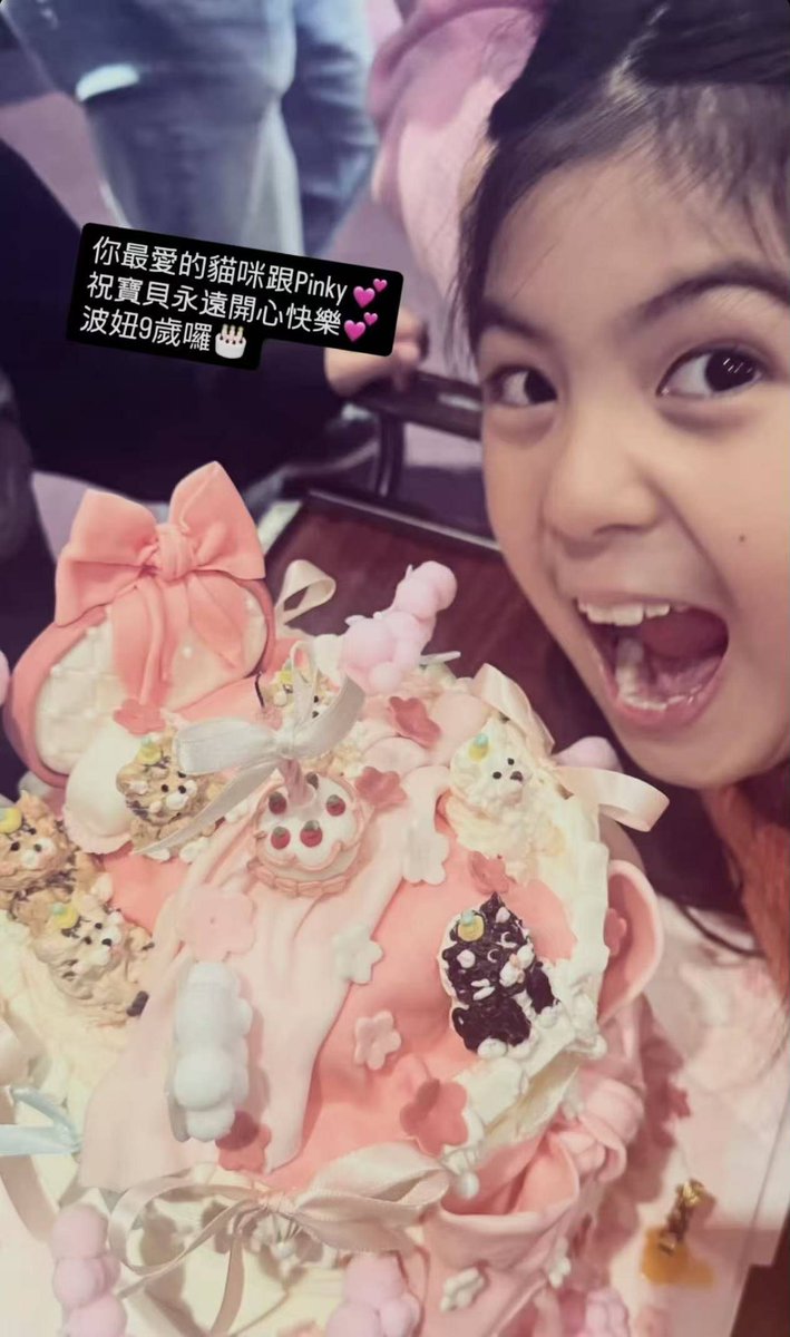 ircumeuJ. tweet media