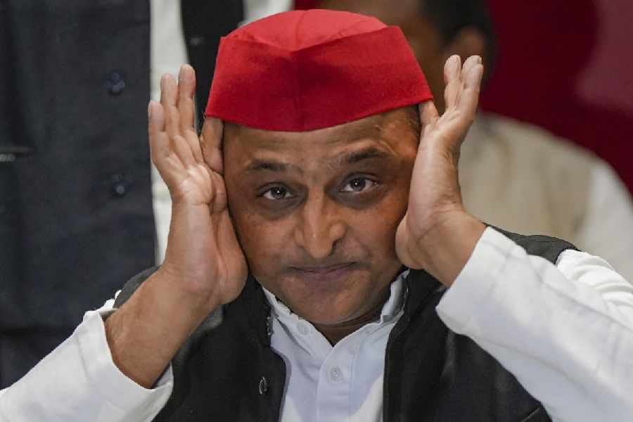 itsmyhand's tweet photo. @AnilYadavmedia1 @saffronsoch अखिलुद्दीन कभी नहीं बोलेगा , जब वो अपनी पत्नी को मौलाना से गाली दिलवा दे, ऐसे मुल्लों का क्या पता !
#Mullayam https://t.co/J2eDh3RFvt