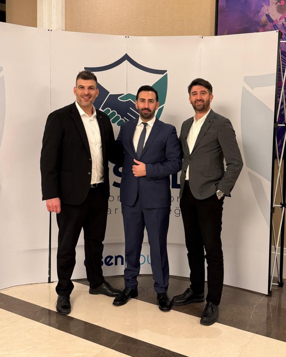 eplasigorta's tweet photo. PASAD tarafından 13 Mart’ta İstanbul’da düzenlenen iftar organizasyonuna E-Plas Sigorta olarak katılım sağladık.

Genel Müdürümüz Evren Bozyel ve Ticari Portföy Yöneticimiz Çağdaş Karabay, PASAD Başkanı Mesut Kökçü ile bir araya gelerek sektör üzerine değerlendirmelerde bulundu. https://t.co/Afemkf35i0