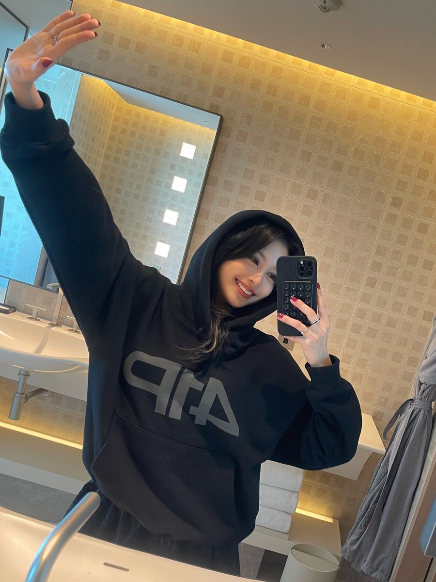 atheart_titan's tweet image. [from@❤️]

first day in japan 🇯🇵 

#AtHeart #앳하트
#KATELYN #케이틀린