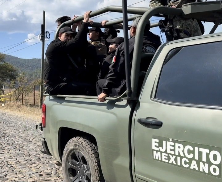 La <a href="/FGRMexico/">FGR México</a> dice que no volvió a Tapalpa hasta que “hubo condiciones” tras abatir a “El Mencho”.

Pero esta imagen es del lunes a las 3:26 pm, 31 horas después del operativo… mucho antes del hallazgo de las narconóminas.

Conclusión: acudieron, no aseguraron nada… y se fueron