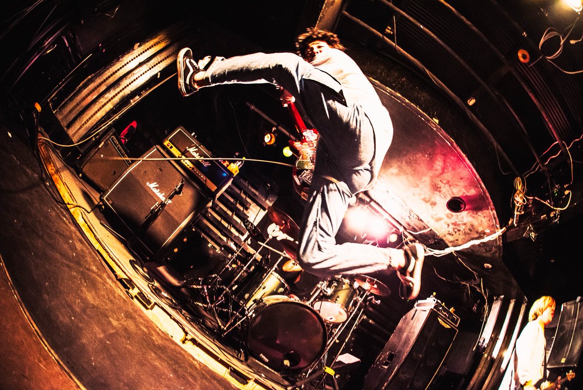 WeaK OptiMist tweet media