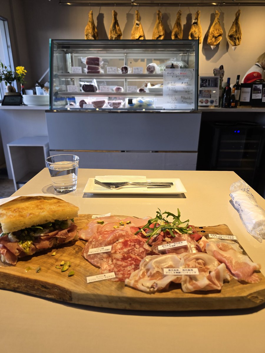 がーすー tweet media