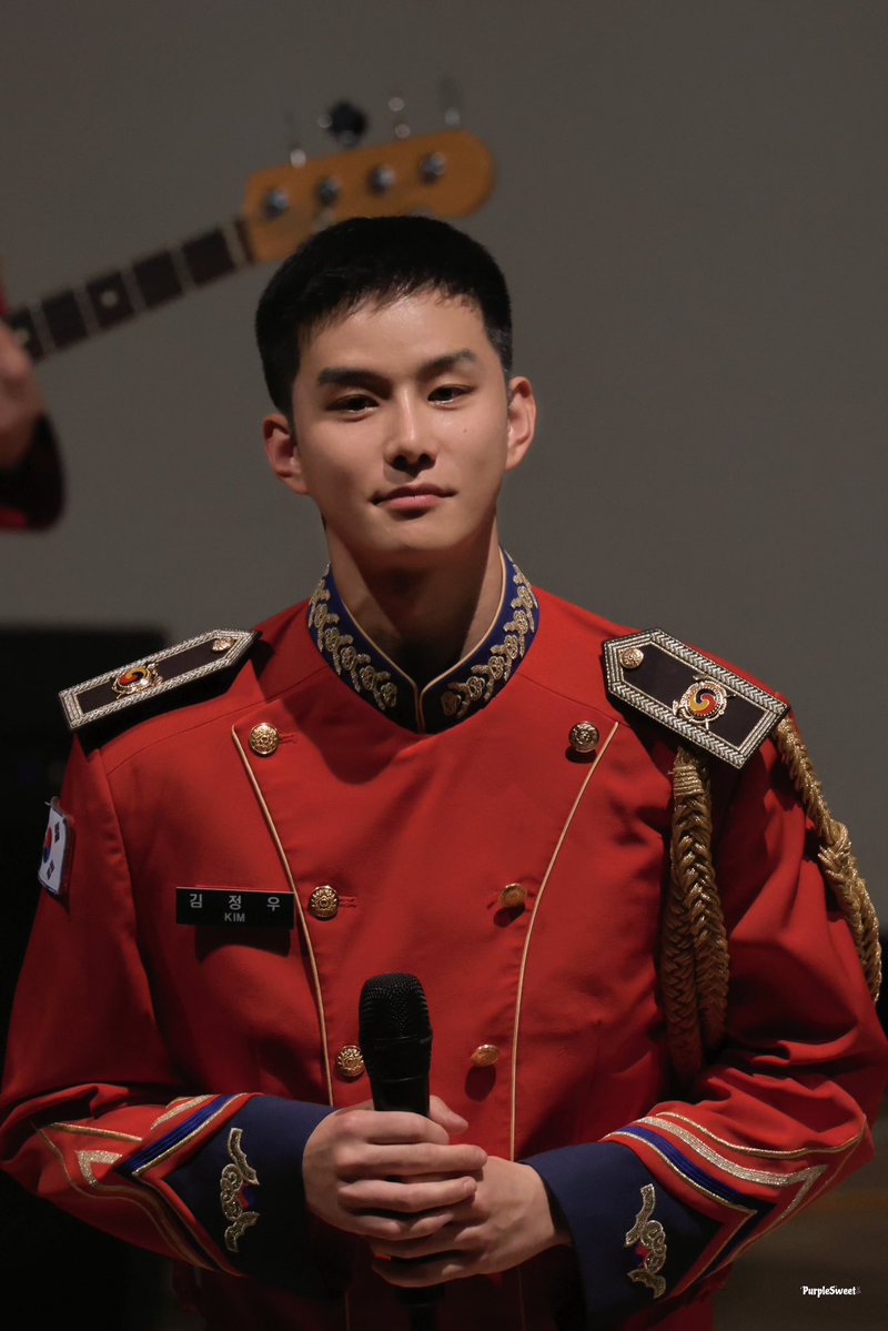 ถ้าบอกว่าน้องจองอู 2 รูปนีัเกิดขึ้นในปีเดียวกันก็เชื่อ ฮือ น้องเหมือนตอนเด็กๆมาก