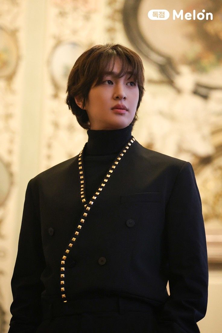 Shinee_Fan_Base's tweet photo. #ONEW Is Set to Appear in tvN’s Documentary “I Am K!” on April 7 & 8

“I Am K” is a documentary that brings together artists and key figures from across the K-content industry to share their perspectives and discuss how it has grown into a global cultural phenomenon.

The episode will air on April 7 at 10:10 p.m kst, and the second part, will air on April 8 at 10:40 p.m kst

🔗https://t.co/zL7vN1cgZU