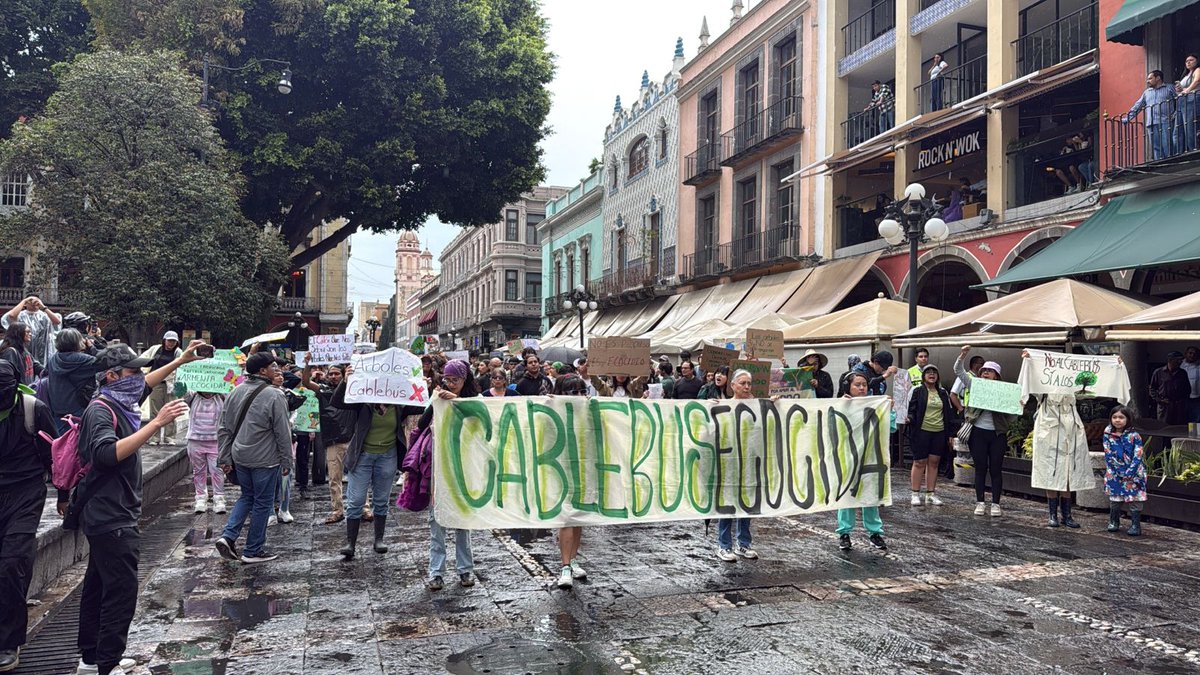 🚨Ojos en Puebla 👇🏻🇲🇽 
La Ciudadanía está hasta la madre del narcopolítico Alejandro Armenta y su capricho del Ecocida cablebús 🚠