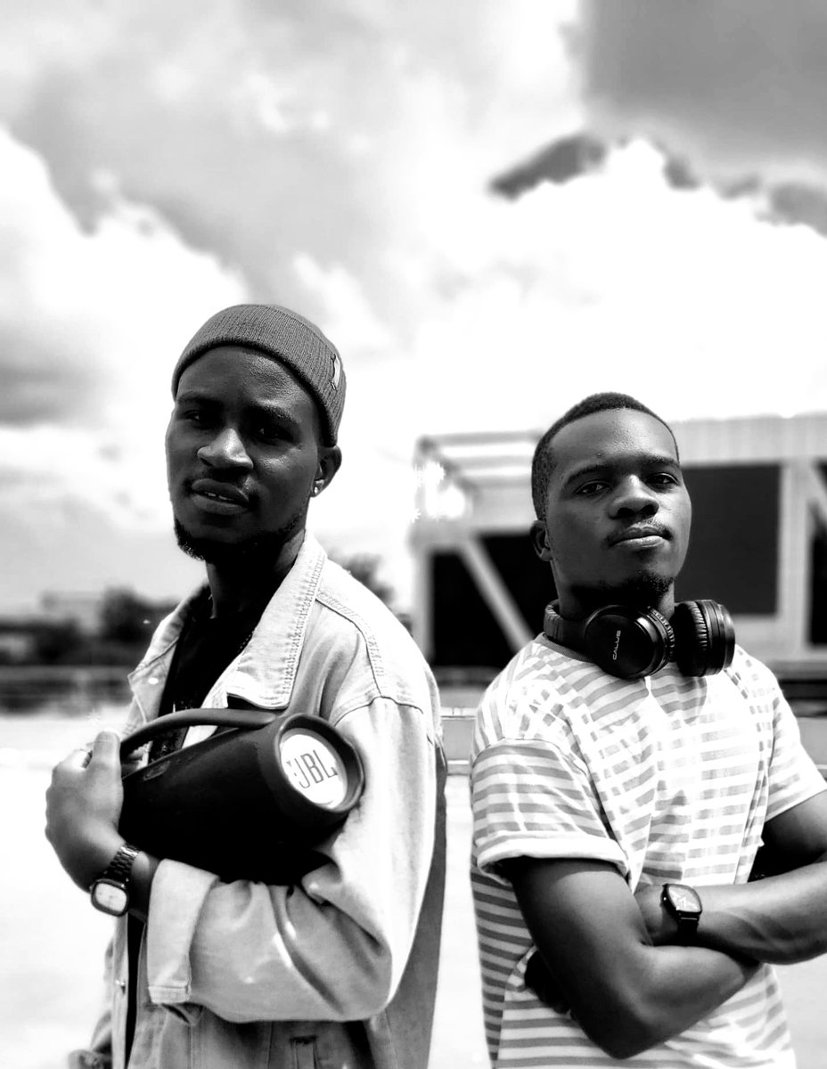 EphraimGerard70's tweet image. Since we're still here after the release of "Got To shine" with my mate GML, we decided to give more. New music soon.
#TrueLies
#VME