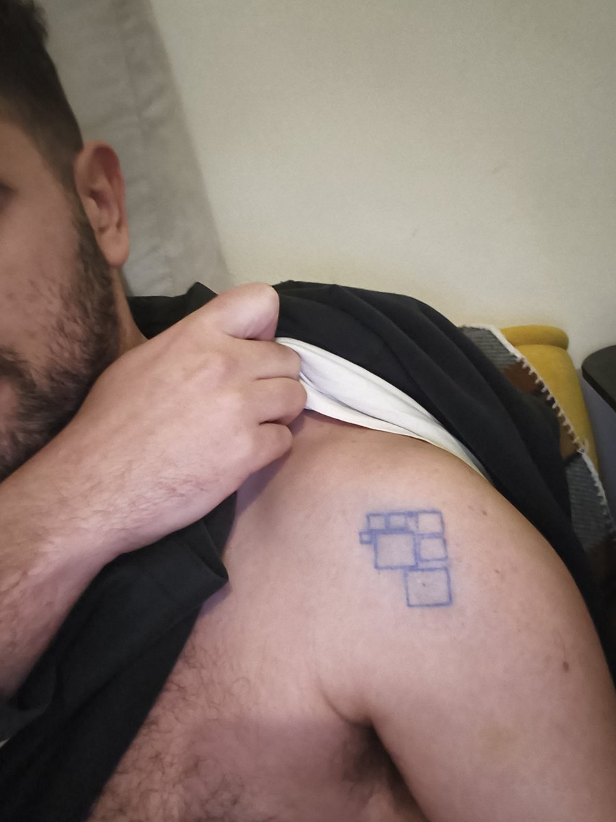 Σ⚡Ξ🌕 tweet media