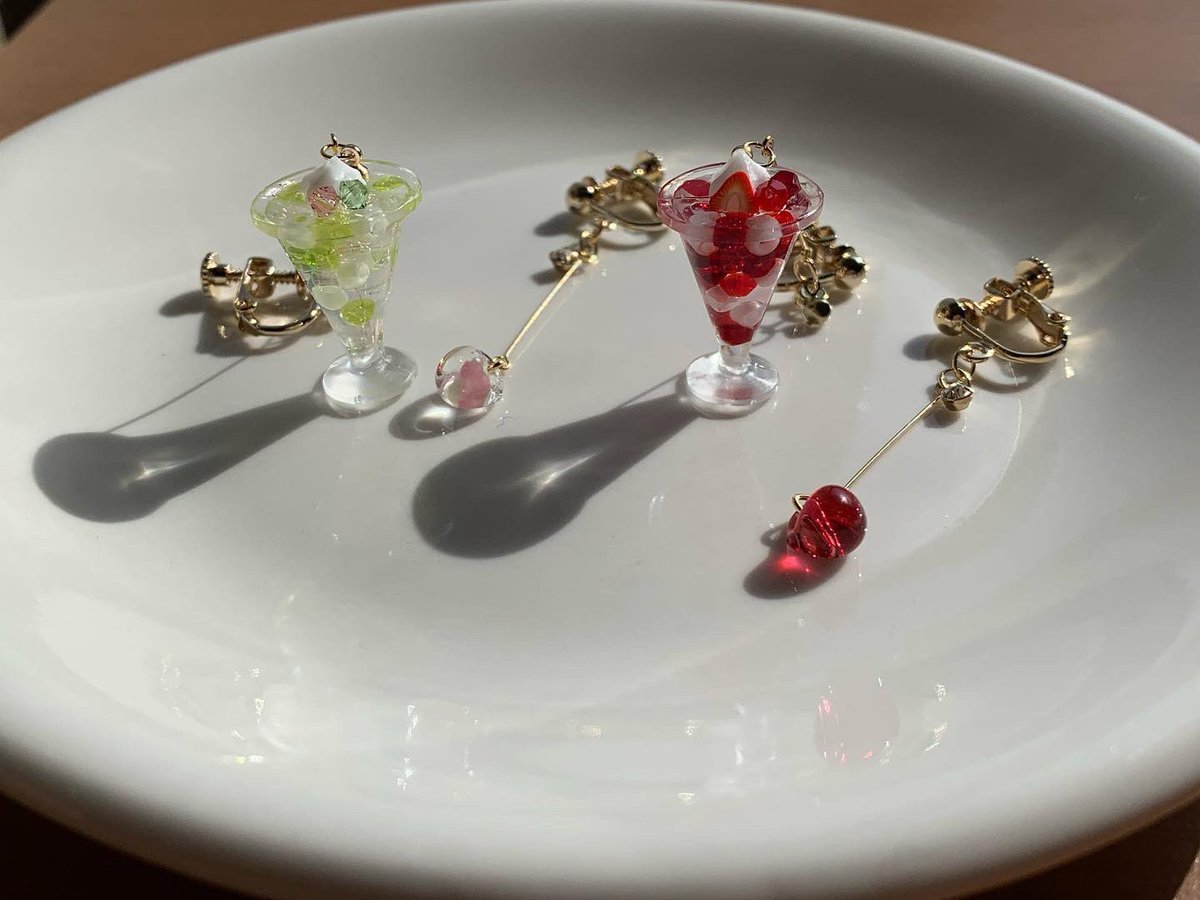 #ぼっち企画展

UVレジンをメインに使って、お菓子をイメージしたアクセサリーを作っています。

【委託先】
<a href="/C_CHOCOLAT_C/">CARAMEL CUBE CHOCOLAT</a> 様 B-37
<a href="/Lupopo_cafe/">*LUPOPO cafe&gallery* 三軒茶屋の糖質オフのケーキ専門カフェとハンドメイドのお店</a> 様

【minne】
minne.com/@theoryasa17

<a href="/Lupopo_cafe/">*LUPOPO cafe&gallery* 三軒茶屋の糖質オフのケーキ専門カフェとハンドメイドのお店</a> 様、『みんなでシェア☆企画展』170回おめでとうございます🎉